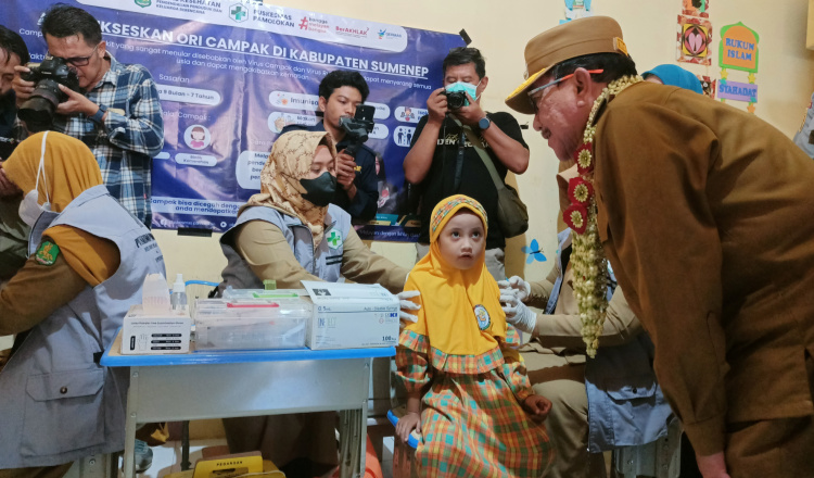 Imunisasi massal Campak di Sumenep