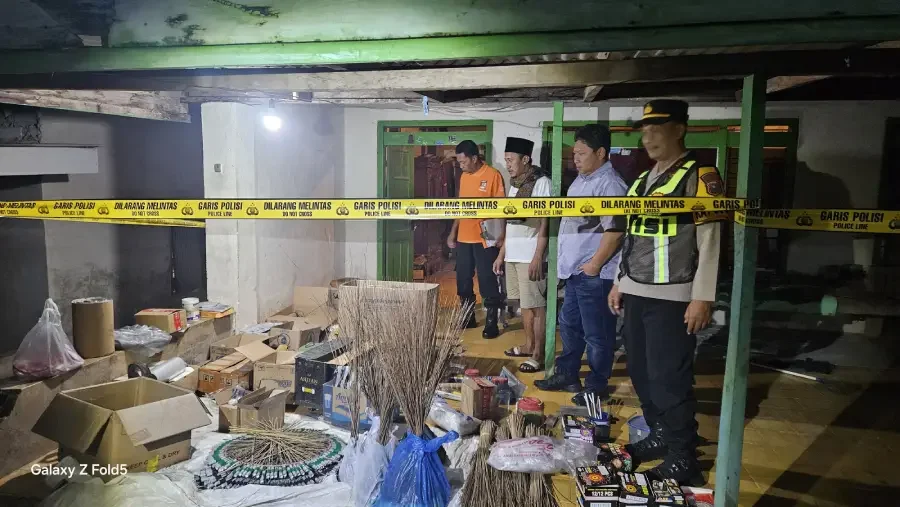 Patroli Malam Takbiran Bongkar Pabrik Mercon Tersembunyi di Pamekasan, Belasan Pelaku Kabur