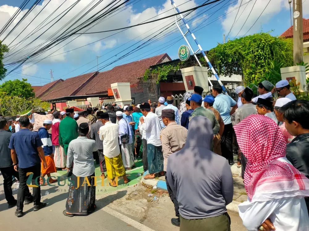 PN Sampang Dikepung Massa, Tuntutan Ringan Picu Ancaman Aksi Lanjutan