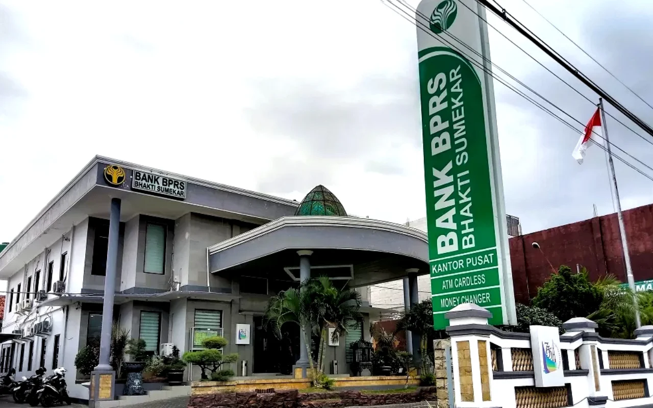Mulai Tabungan Hari Raya hingga Umroh, Ini Produk Unggulan BPRS Bhakti Sumekar