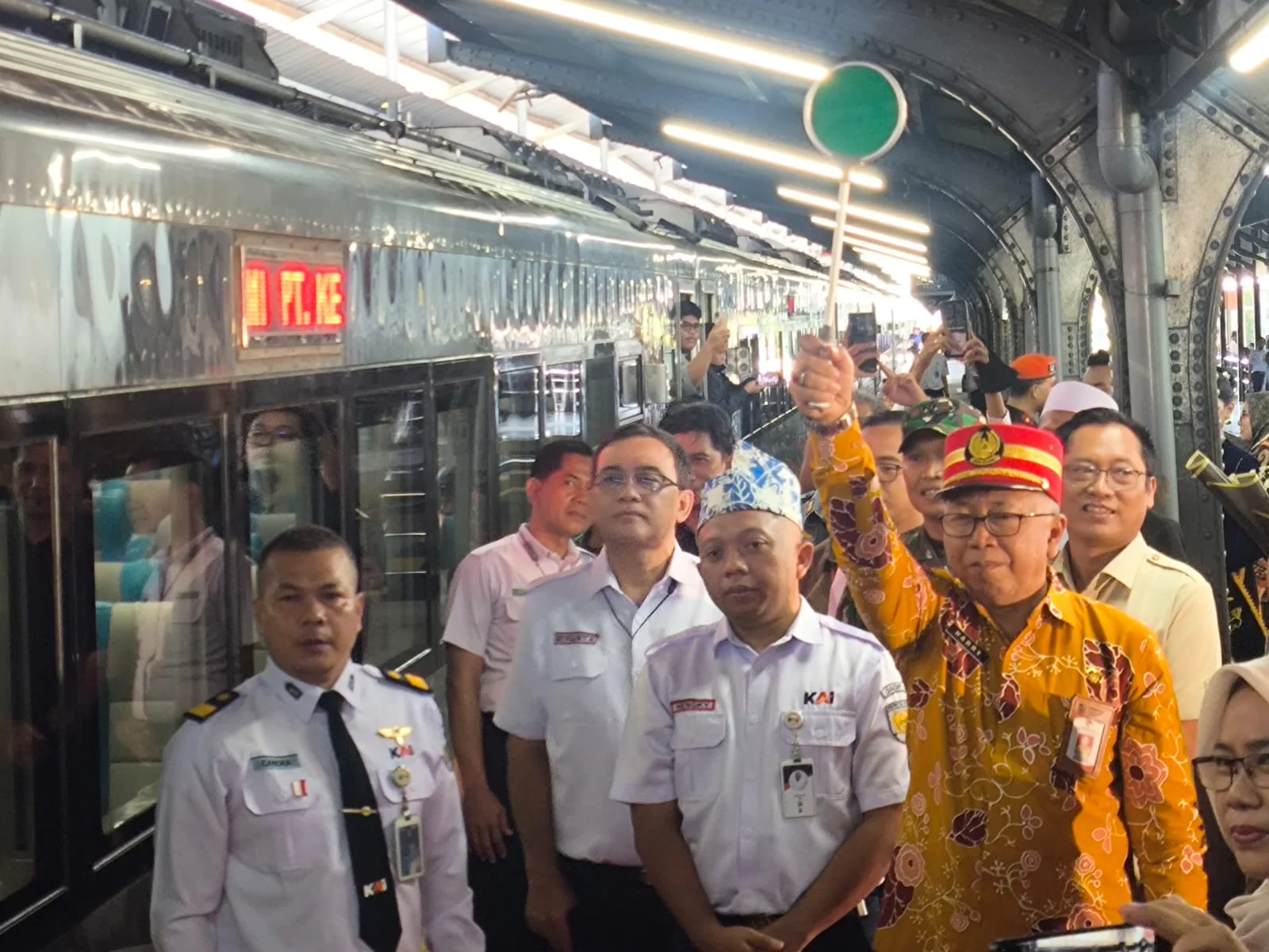 PT Kereta Api Indonesia (Persero) resmi mengoperasikan Kereta Api (KA) Pandalungan 2 relasi Jember–Gambir pulang pergi