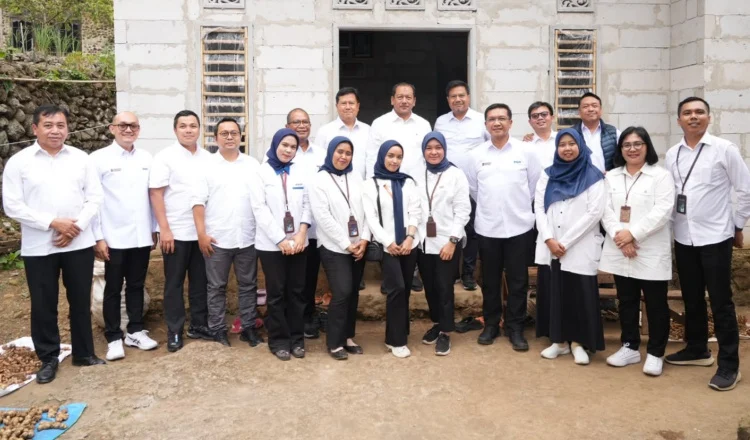 Danantara Dukung Penguatan Ekonomi Kerakyatan, Tinjau Langsung Pemberdayaan Nasabah PNM di Mojokerto
