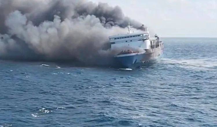 Perjalanan Surabaya-Makassar Berujung Insiden, KMP Mutiara Santosa 2 Terbakar di Perairan Sumenep