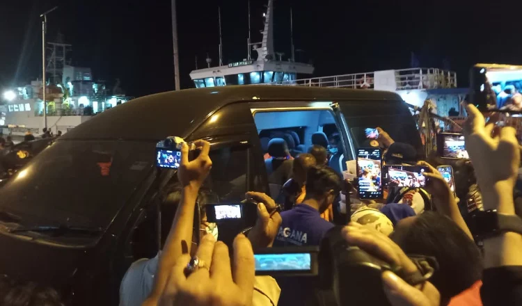 Sembilan Penyintas KM Mutiara Sentosa 2 Tiba di Kalianget, Operasi SAR Masih Memburu 39 Korban