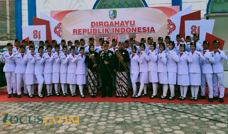 Penurunan pendera merah putih di Sampang