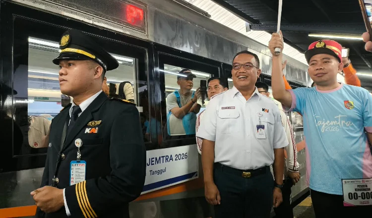 Ratusan Peserta Tajemtra Naik Kereta Eksekutif Baru Menuju Titik Start