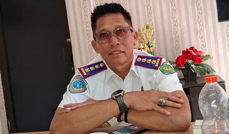 Antrean talango kalianget Sumenep