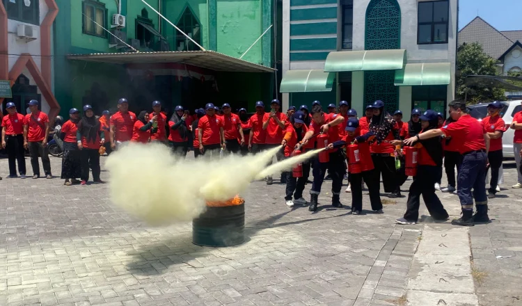 Pelatihan Manajemen Bencana yang menggandeng Shenzhen Rescue Volunteers Federation (SRVF) dari China.