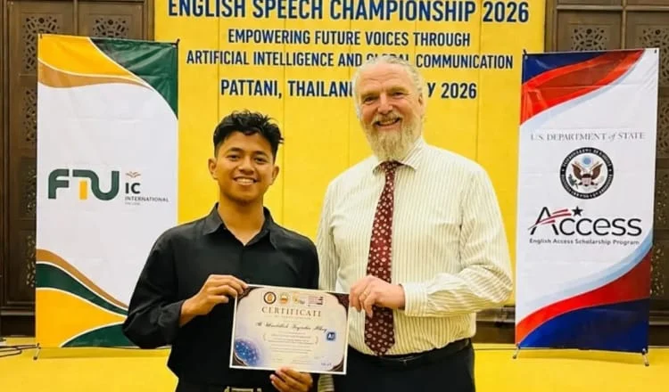 Mahasiswa UIN KHAS Jember Sabet Juara Kompetisi Pidato Berbasis AI di Thailand