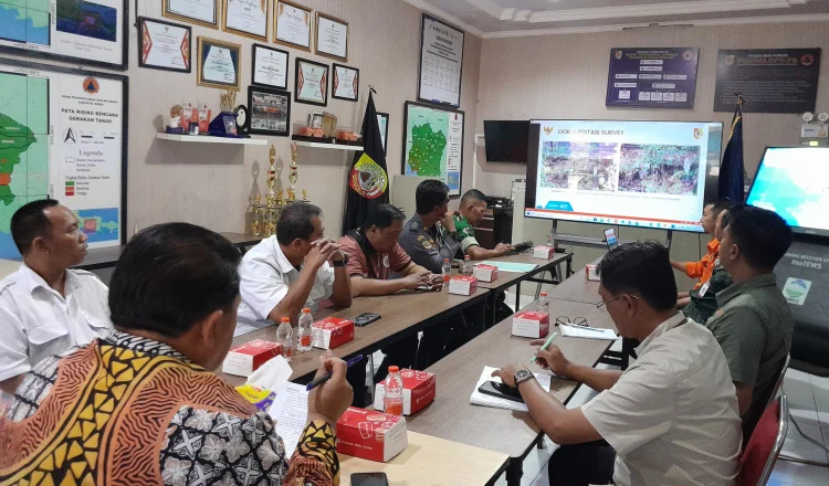 rapat koordinasi yang digelar setelah tim gabungan melakukan pemeriksaan lapangan