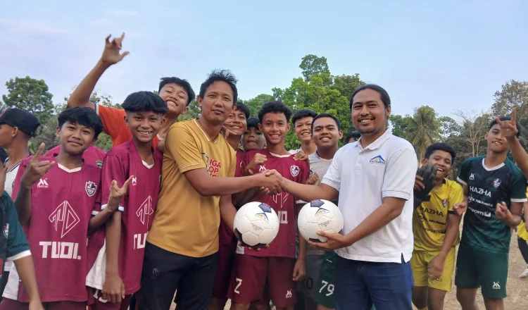 SSB di Banyuwangi menggelar tasyakuran sekaligus pesta bola