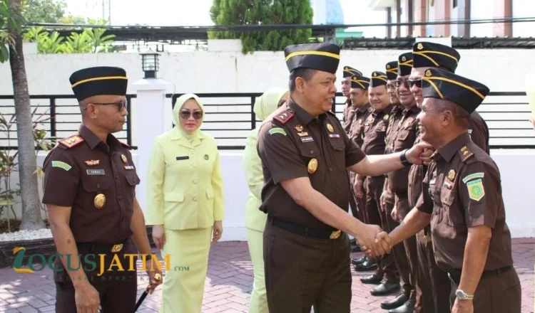Kepala Kejaksaan Tinggi (Kajati) Jawa Timur, Abdul Qohar AF, saat melakukan kunjungan kerja ke Kantor Kejaksaan Negeri (Kejari) Sampang